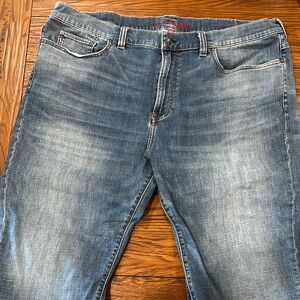 Lucky Brand Relaxed Blue Jeans with Vintage Appeal 46x32